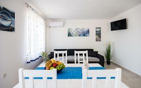 Apartments Dora